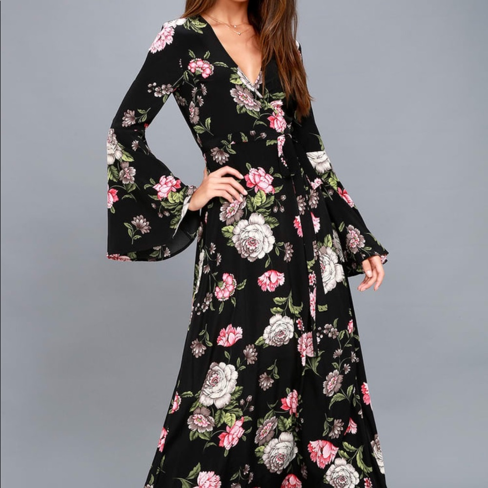NWOT Lulu’s black maxi dress